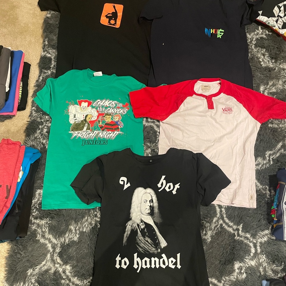 Y2K 10 shirt bundle… some vintage some not